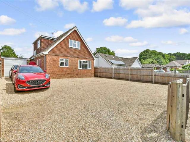 Cottage for sale in Midway, Kent