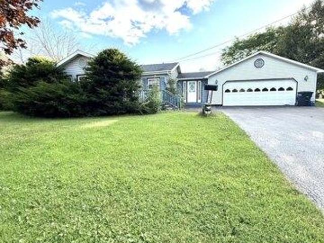 House for sale in Champlain