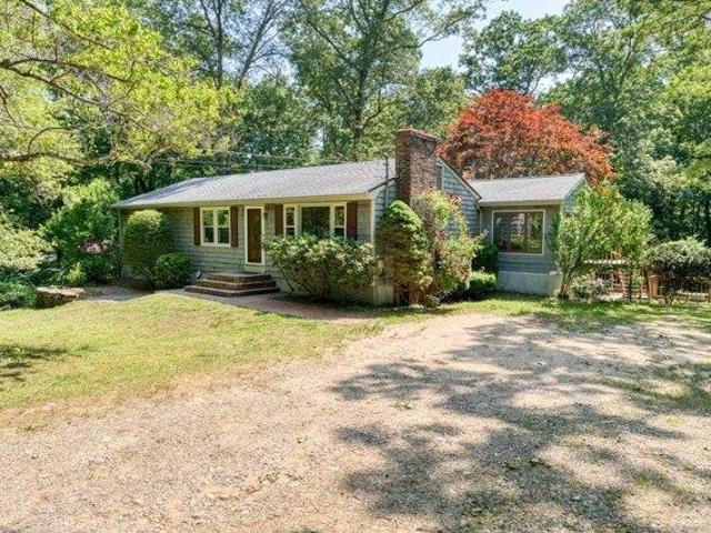 House for sale in Chaplin