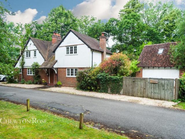 House for sale in Wexham, George Green