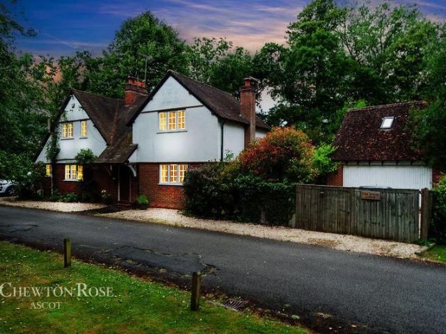 House for sale in Wexham, George Green