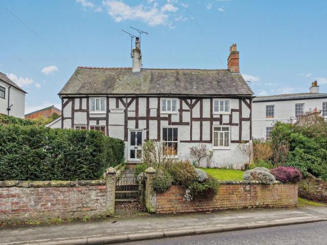 House for sale in Tattenhall, Cheshire