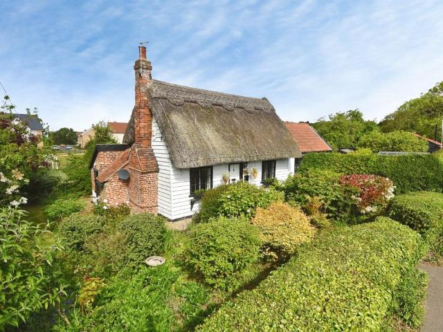Bungalow for sale in Chipping Hill, Essex