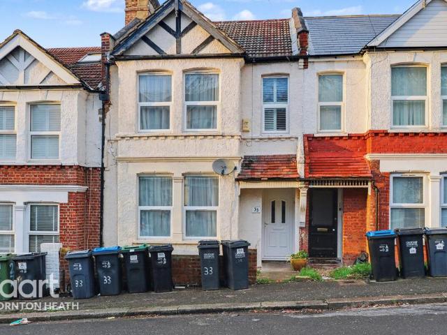 Flat for sale in London Borough of Croydon, Thornton Heath