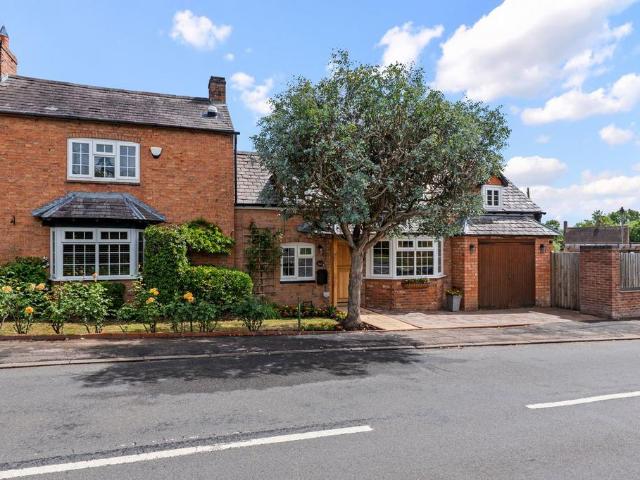 House for sale in Alderminster, Warwickshire