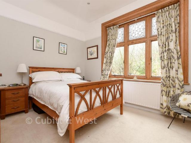 House for sale in Hillview, Surrey