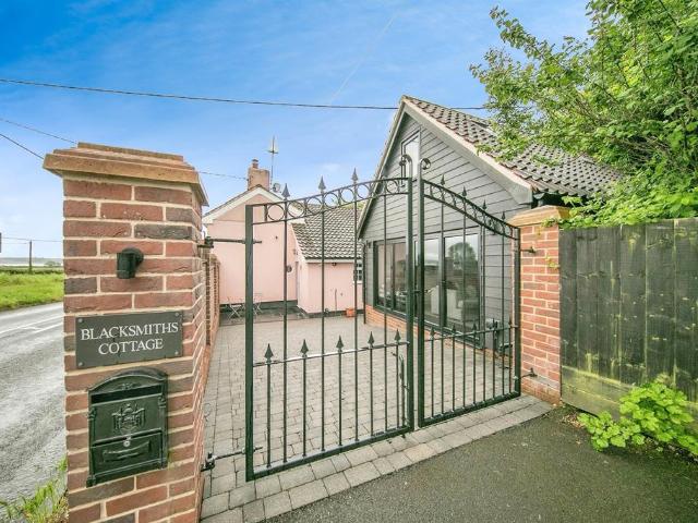 House for sale in Shotley, Chelmondiston