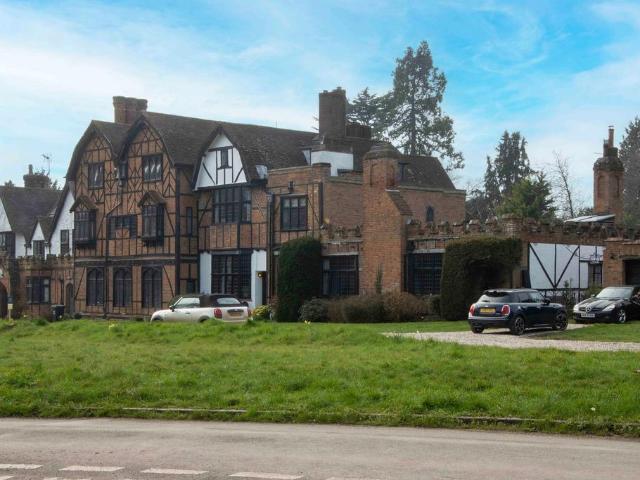House for sale in Bucks Hill, Batchworth