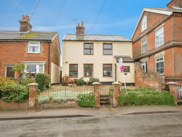 House for sale in Chelmondiston