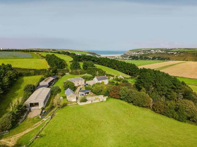 House for sale in Mawgan-in-Pydar, Tregurrian