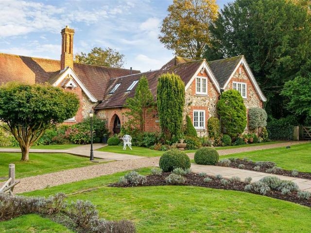 House for sale in Hooley, Red Hill