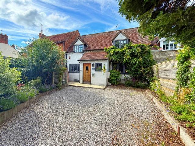 House for sale in Alderminster, Warwickshire