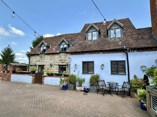 House for sale in Alderminster, Warwickshire