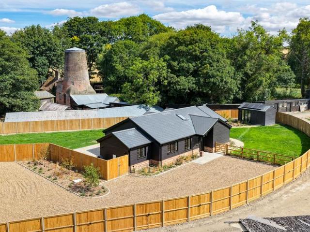 House for sale in Totternhoe, Bedfordshire