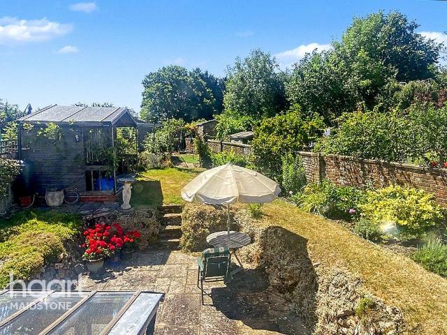 House for sale in Hollingbourne, Midway
