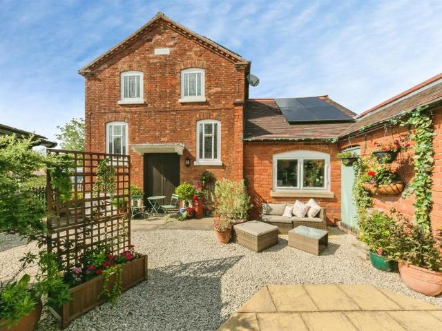 House for sale in Froggatt, East Midlands