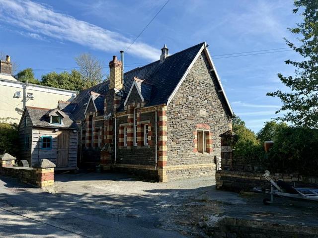 House for sale in Waun Fawr, Wales