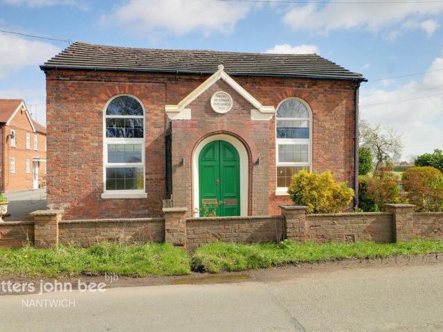 House for sale in Austerson