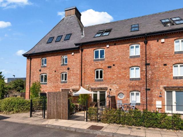 House for sale in Elmfield, Leicestershire