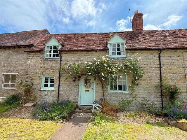 House for sale in Crookhill, Worcestershire