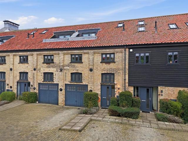 House for sale in Kings Hill, Colliers End