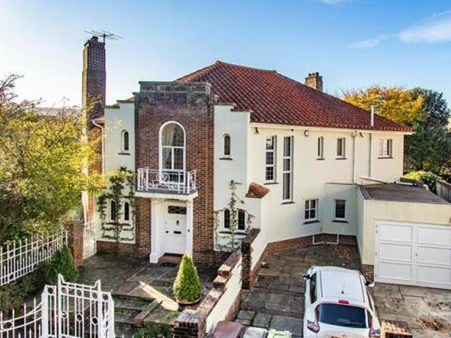 House for sale in Upperton, Eastbourne