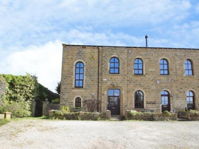House for sale in Gildersome, West Yorkshire