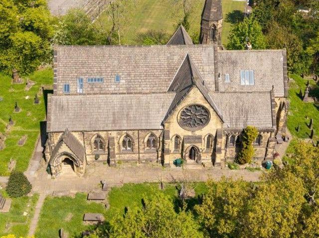 House for rent in Lower Wyke, West Yorkshire
