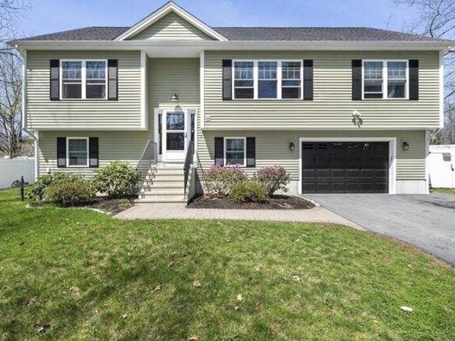 House for sale in Charlton, Massachusetts