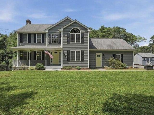 House for sale in Charlton, Massachusetts
