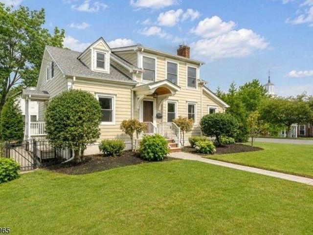 House for sale in Chatham, New Jersey