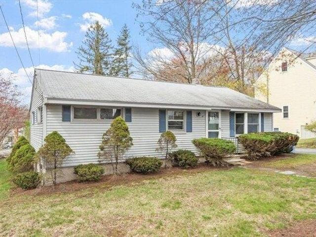 House for sale in Chelmsford, Massachusetts