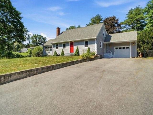 House for sale in Chelmsford, Massachusetts