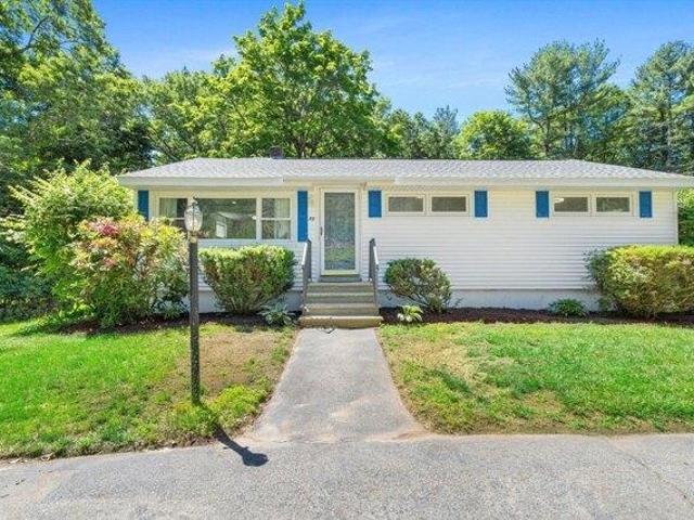 House for sale in Chelmsford, Massachusetts