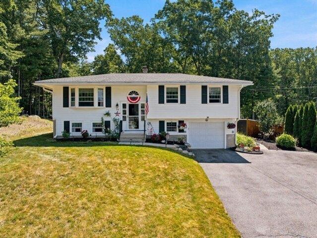 House for sale in Chelmsford, Massachusetts