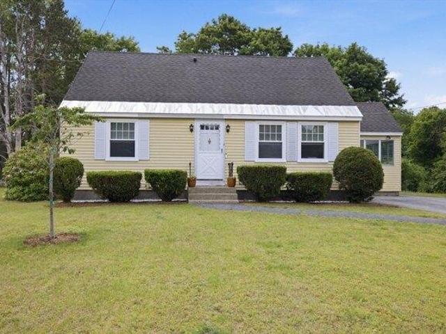 House for sale in Chelmsford, Massachusetts