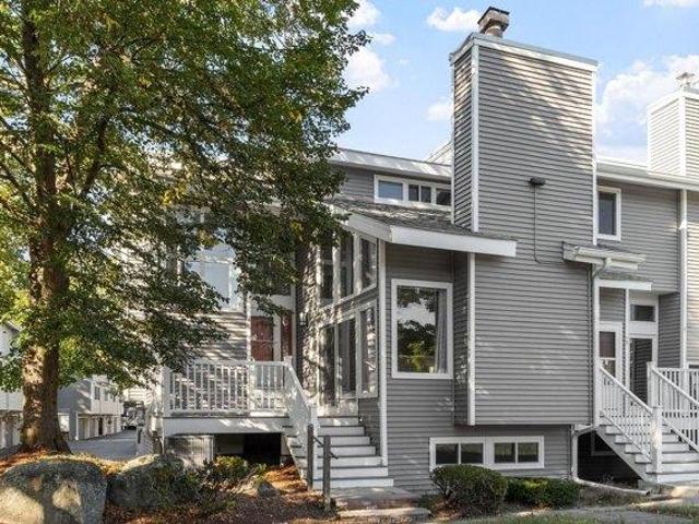 Condo for sale in Chelmsford, Middlesex County