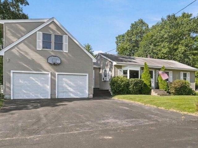 House for sale in Chelmsford, Massachusetts