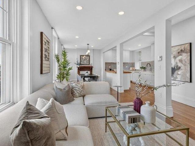 Condo for sale in Waterfront, Chelsea