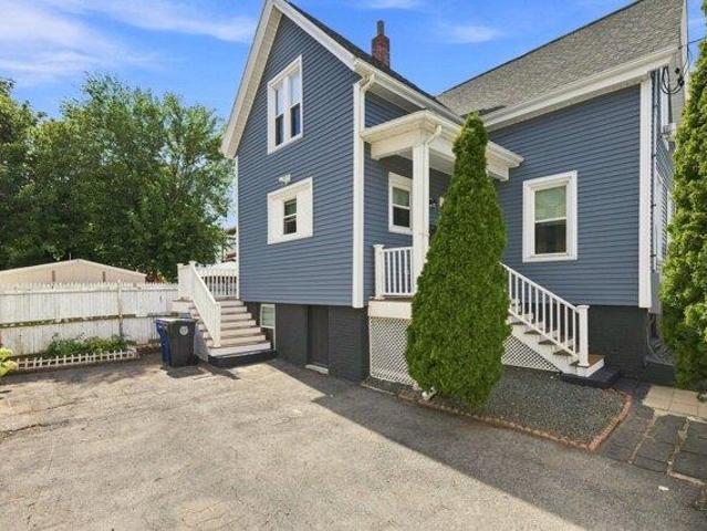 House for sale in Cary Square, Chelsea