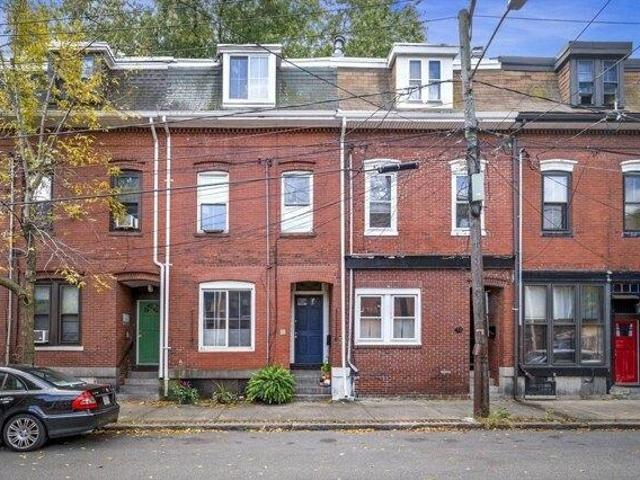 House for sale in Chelsea
