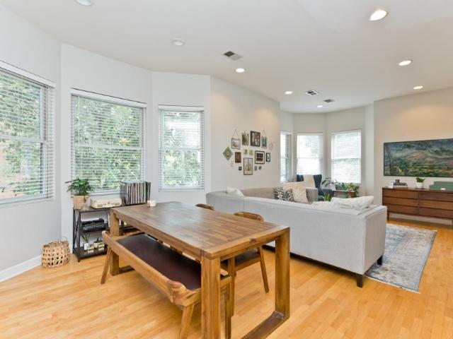 Condo for rent in Chicago Park, Illinois