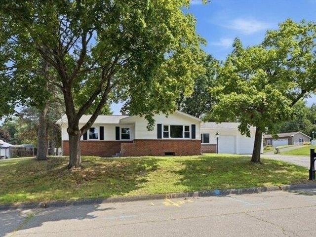 House for sale in Hampden, Massachusetts