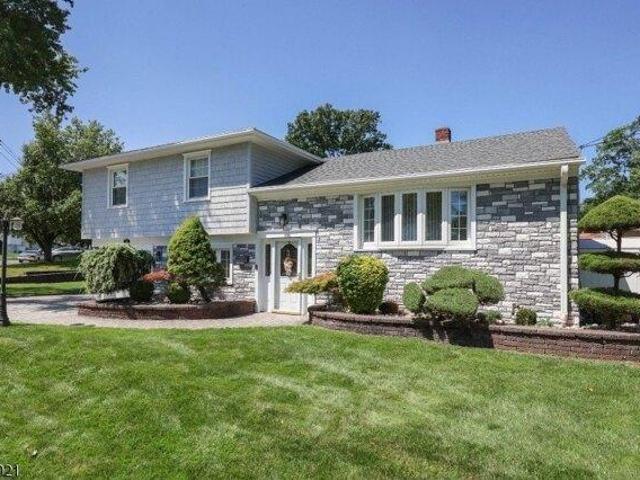 House for sale in Clark, New Jersey