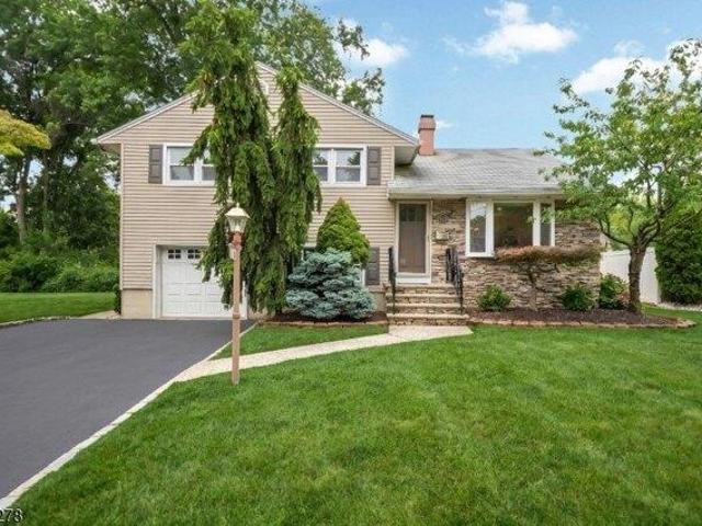 House for sale in Clark, New Jersey