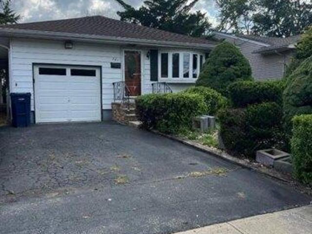 House for sale in Clark, New Jersey