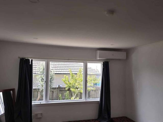 House for rent in Kelston