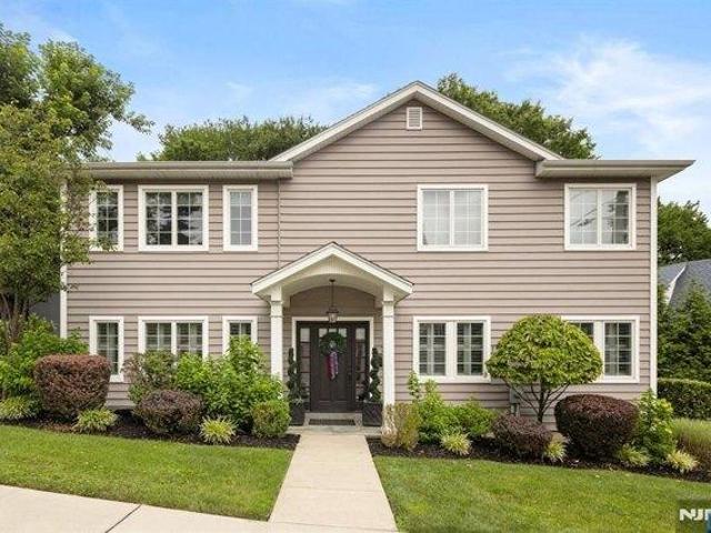 House for sale in Cliffside Park, New Jersey