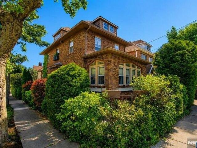 House for sale in Cliffside Park, New Jersey