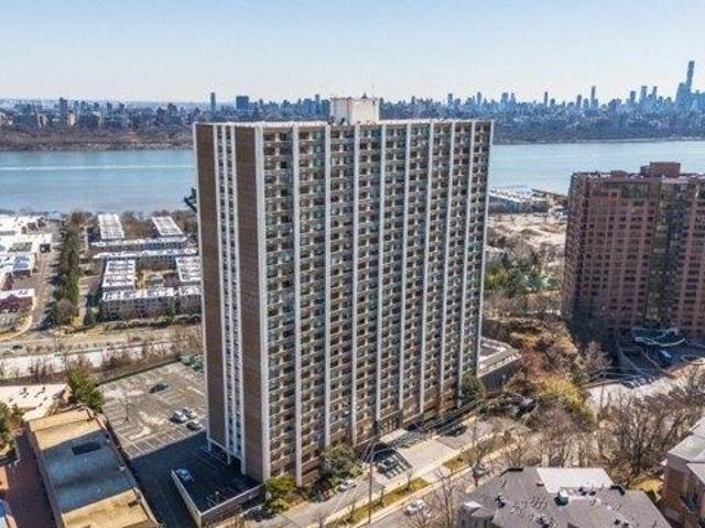 Condo for sale in Cliffside Park Condo for sale in Cliffside Park